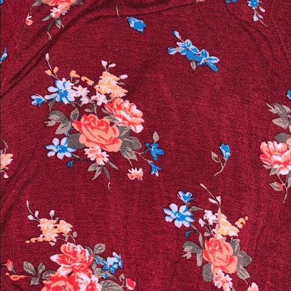 Maroon flower detail off the shoulder crop top - Picture 2 of 2